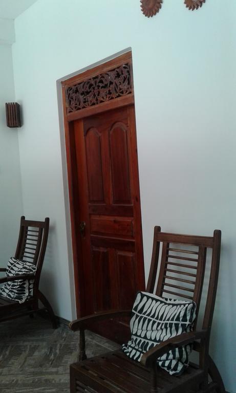 Hôtel Rose Blossom à Mirissa Extérieur photo