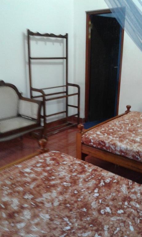 Hôtel Rose Blossom à Mirissa Extérieur photo